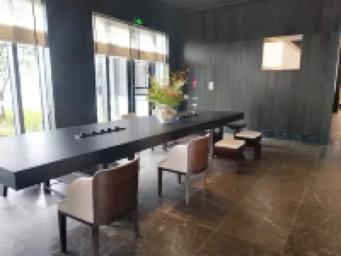 Suzhou Jinji Lake Moonlight Pier Atour S Hotel