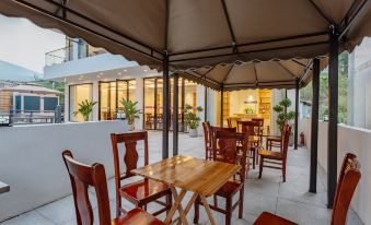 Enshi Xingtian Jiayuan Homestay (Yunlong Ground Fissure Store, Grand Canyon Scenic Area)