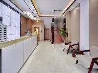 Kingswood Hotel Hotels in Changjiang