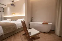 Waiting for the wind to come to Miyako (Taoxichuan Cultural and Creative District Store)