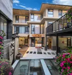 景宿夢瀾·春曉Designer庭院民墅（鳳凰古城景區磁懸浮攬勝站店） 鄰近鳳凰歷史文化博物館的酒店