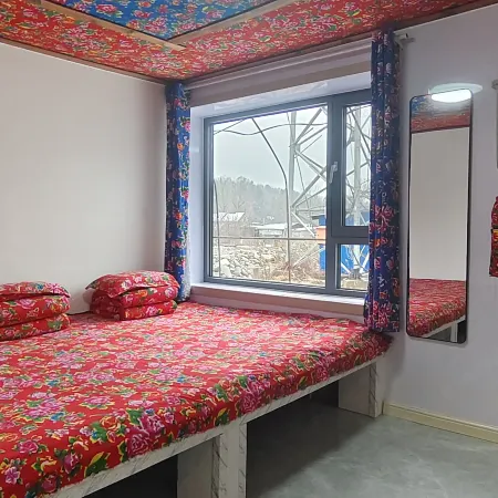 Xuegu Laojiang Inn