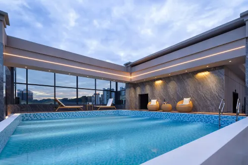 Xiaoxiang Yunmeng International Hotel (Tuojiang Branch, Fenghuang Ancient Town Scenic Area) - bar