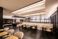 FUNLIST Hotel (Beijing Liufang Dongzhimen Metro Station) - parking