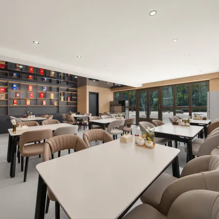 Jiandian Poplar Hotel
