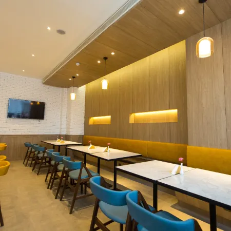 HanTing Premium Hotel (Fengcheng Pedestrian Street)