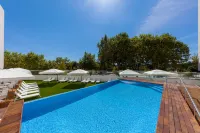 Hotel Lux Fatima - Pools