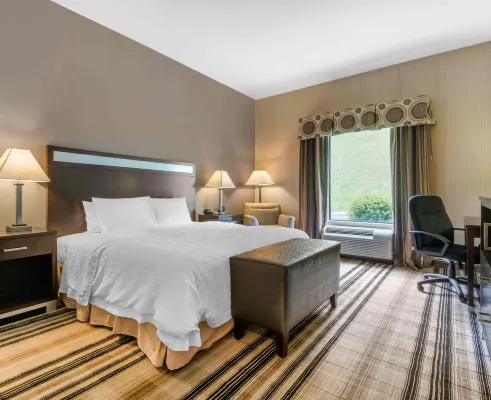 هامبتون إن مدفيل فنادق في Conneaut Lakeshore