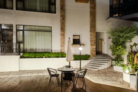 Wanbai · rice is a homestay Отели в г. Дуншань