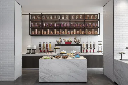 Four Points by Sheraton Chengdu Tianfu New Area Отели рядом с достопримечательностью «Beijing University of Aeronautics and Astronautics»