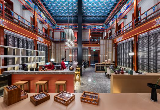 만신 맨션 사합원 마당