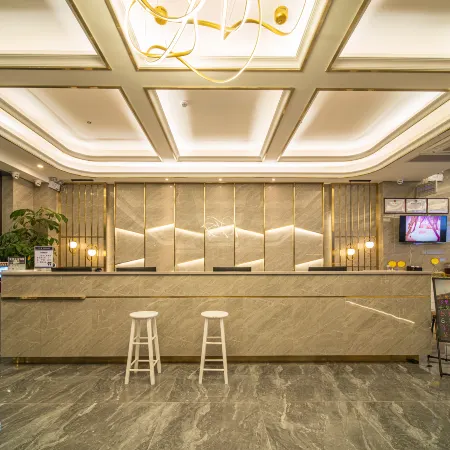 Yuefeng Hotel (Maoming Dianbai West Lake Park)