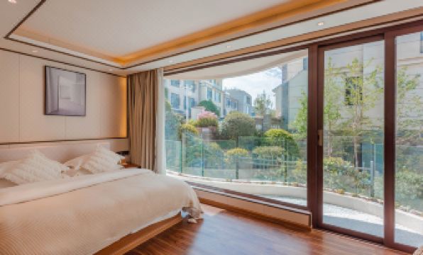 Dali Ling Embroidery·Designer Seaview Holiday Photography Beauty Villa