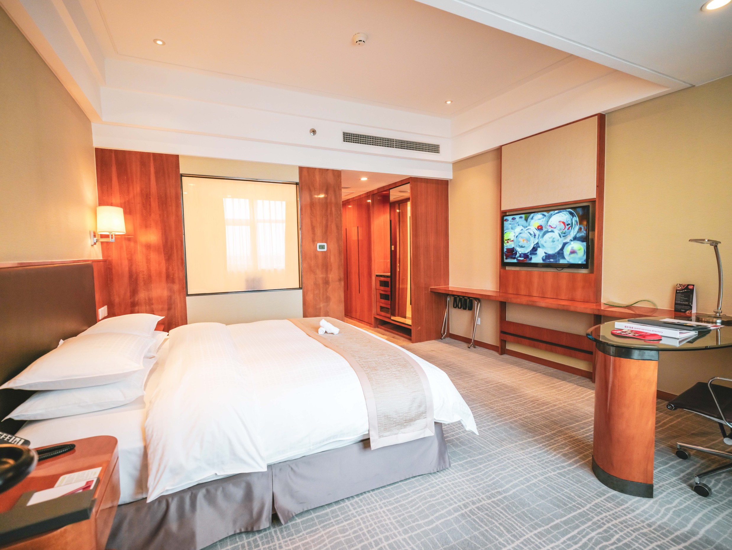 Ramada Plaza Shanghai Pudong Airport Hotel Overview