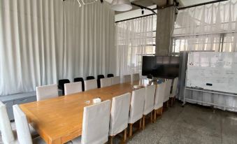 YOLO Eling Art Gallery Hotel(Erling No. 2 Factory Cultural and Creative Park Store)
