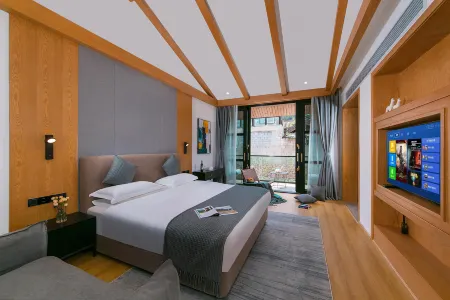 Lijiang Yueyangli garden Swimming Pool designer's home stay