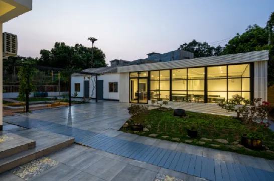 Weizhou Island Yunshang Guoyu Homestay (Wucaitan Branch) Отели рядом с достопримечательностью «Great Palace»