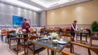 Vienna International Hotel(Binjiang road Road Branch Lipu city)