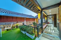 Weaving Sunshine Vacation | Designer Ancient City View Garden Hotel (the Old Town of Lijiang) - Jacuzzi
