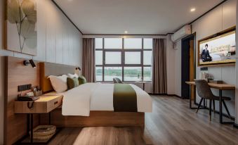 Green Tree Inn Smart Selection Hotel (Taixing Huangqiao Town Qinhu Square Branch)