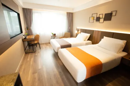 Homeinn Plus（Bei 'an Bus Station）