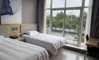 Fuyang Longyi Preferred Hotel (Fuyang Technician College)