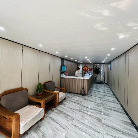 Beijing Hotel (Xinyang Railway Station Tianrun Plaza Branch)