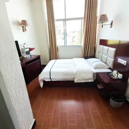 Lincang Tianhong Hotel