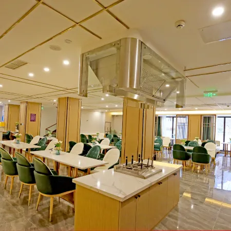 Qinghuaigu Hotel