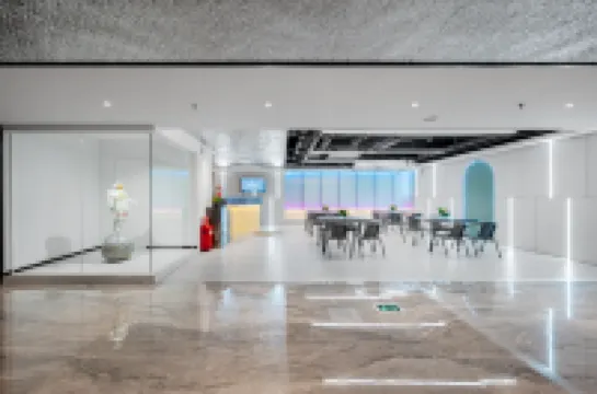 甜屋酒店（西華路彩虹橋地鐵站店）