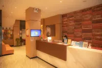 Aolong Hotel (Jingmen Zhongtian street Moore City store)