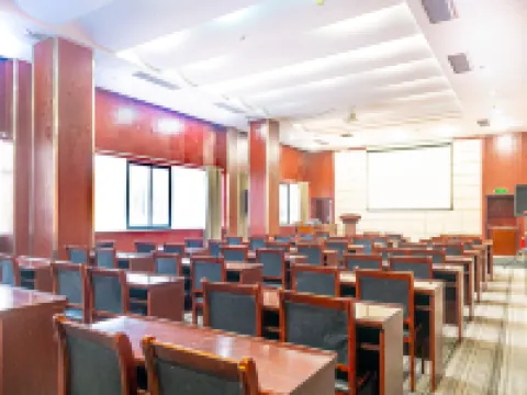 Huajiadi • Runkai Holiday Hotel (Taierzhuang Ancient City Scenic Area) Hotels in Zaozhuang