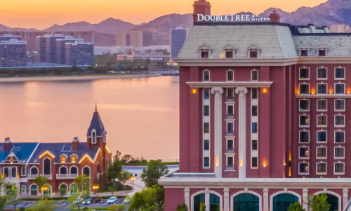 DoubleTree by Hilton Qingdao Oriental Movie Metropolis