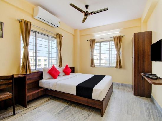 Capital O 78595 Sanjeevaa Hotel