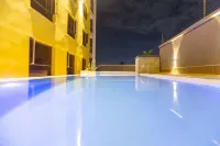 Kozi Suites Nairobi Airport - Rooftop Pools