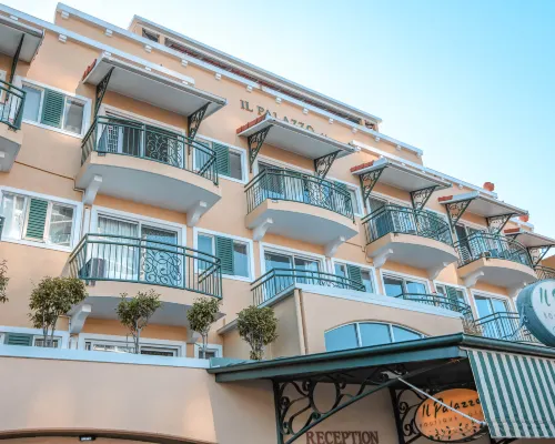 Il Palazzo Boutique Hotel Hotels near Cairns Library