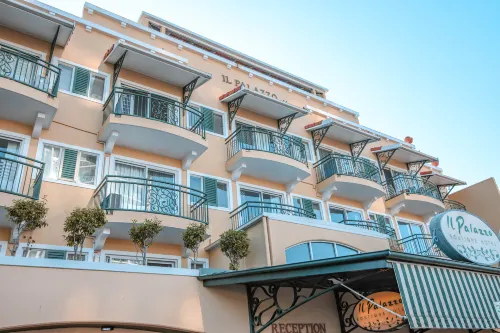 Il Palazzo Boutique Hotel Các khách sạn ở Cairns