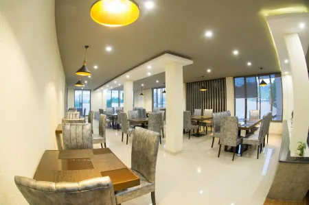 Karakuram Hotel Отели в г. Маншехра