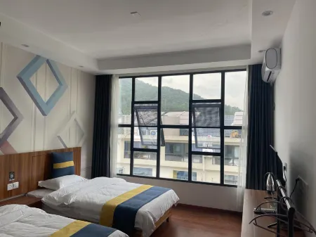 Jinzhai Tianjing Mountain Villa (Tiantangzhai Scenic Area) Отели рядом с достопримечательностью «Baima Canyon»