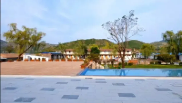Ping Shun Banshan cave holiday estate