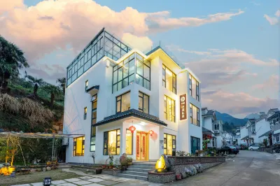 Floral Hotel · Guiyuan Siju Hotel (South Gate of Huangshan Scenic Area,Feicui Valley) 비래석 주변 호텔