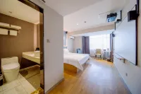 Baiyulan Hotel (Changsha Provincial Museum Wuyi Square Branch) Hotels near Martyr's Park