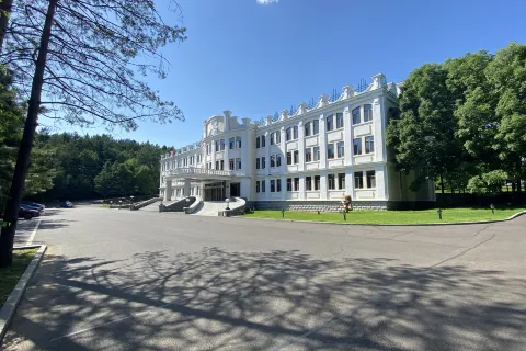 Yichun Lindu Hotel