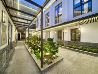 Sanya Homestay (Cangqiao Straight Street) Hotels near Cai Yuanpei Former Residence
