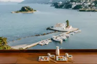 Corfu Holiday Palace Hotel di Perama