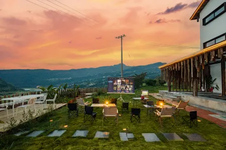 Zhanyu Shanju·Jiangjing Designer Homestay Отели рядом с достопримечательностью «Zhaohua Ancient City»