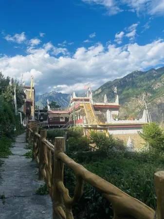 Uncle A're Tibetan Guesthosue