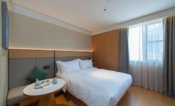 JI (Guangzhou Beijing Road Pedestrian Street Cangbian Road)