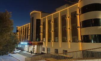 Zhengrong Business Hotel (Xinzhou Kailai Xinyue Shopping Plaza) - Housity