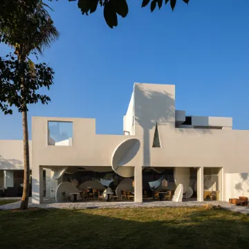 LANNIX HOTEL